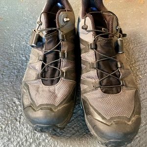 Salomon Ultra X Gore-Tex men’s hiking shoes (size 9.5)